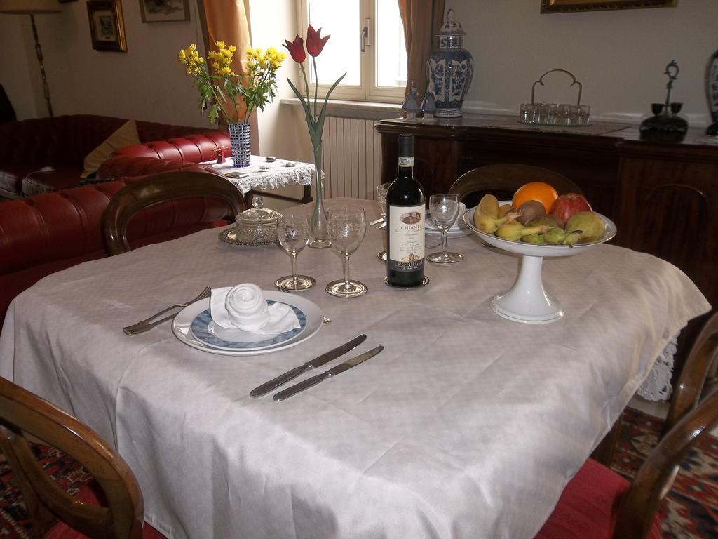 B&B Chez Caroline Napels Buitenkant foto